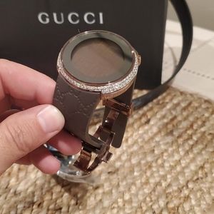 IGucci digital watch